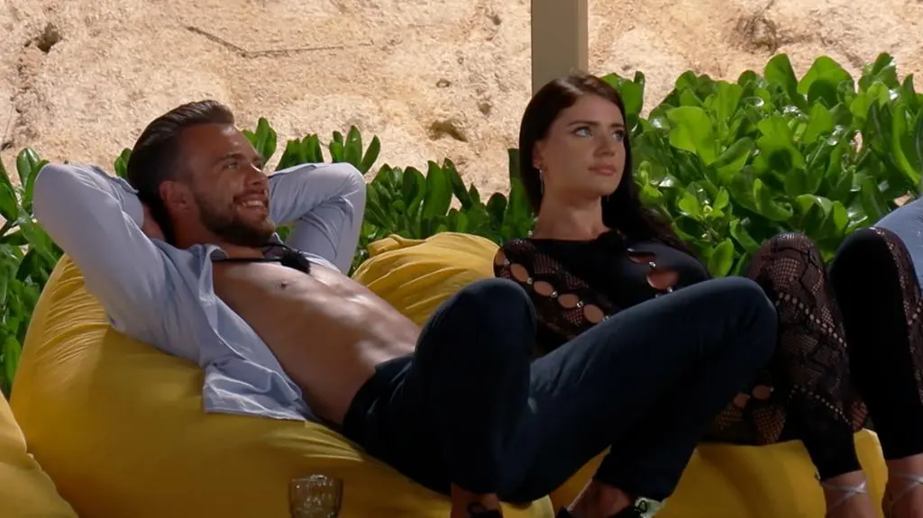TVN7_MAX_PRORES_HOTEL_PARADISE_EXTRA_S09_ODC_39