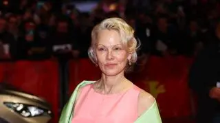 Pamela Anderson w zielonej sukni