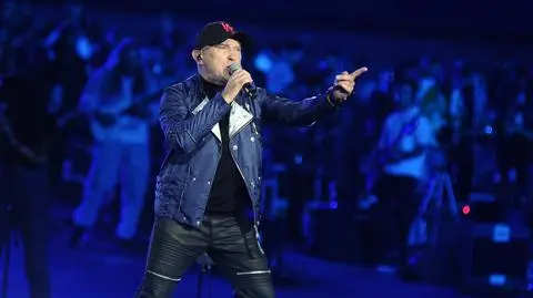 Ich przeboje przetrwały lata. Historia De Mono i Andrzeja Krzywego