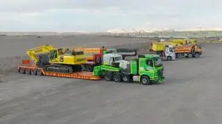 Transport ciężarówki do kopalni miedzi