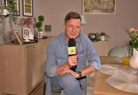 Wojciech Błach z "Na Wspólnej" o najzabawniejszych sytuacjach z fanami. "Kopert nie przyjmuję!"