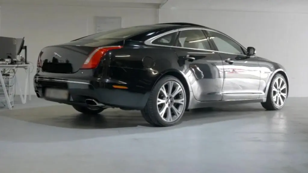 Jaguar XJ z 2012 roku
