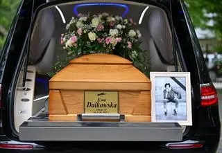 Pogrzeb Ewy Dałkowskiej. Tłum gwiazd towarzyszył aktorce w ostatniej drodze