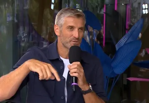 Maciej Dowbor w "Mówię Wam". Dziennikarz wrócił pamięcią do swojego debiutu w TVN 24  