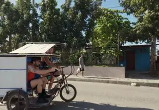 Azja Express PRZED PREMIERĄ W TV: Uczestnicy kierowali rikszami. Doszło do stłuczki!