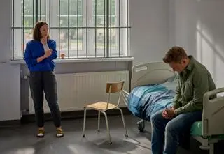 W nowych odcinkach "Na Wspólnej". Ucieczka z psychiatryka i rak piersi!? Co się wydarzy?