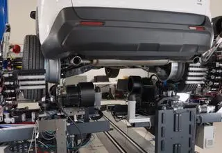 Roboty w serwisie opon. Czy automatyczna wulkanizacja zastąpi ludzi?