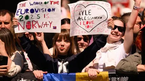 Eurowizja 2025. Na fanów konkursu czeka masa atrakcji. Jedną z nich jest... tramwaj karaoke! 