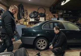 Moto Fachury. Skrzynia w kamperze, blacharka w Lincolnie i felgi w BMW