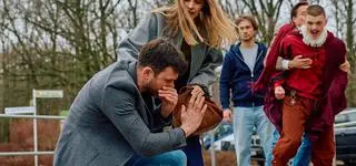 "Na Wspólnej", odc. 4208. Junior demaskuje Elizę i Bartka, nowy trop ws. Cieślika [STRESZCZENIE ODCINKA]