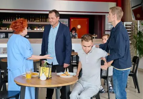 "Na Wspólnej" w odc. 3931: Walka o kobietę, pobicie i aresztowanie!