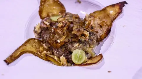 Zosia Zalewska: Wątróbka z gruszką, musem z winogron i orzechami