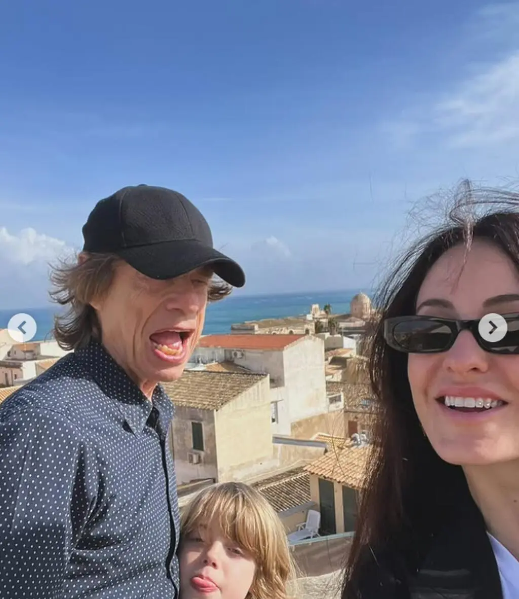 Mick Jagger z synem i partnerką