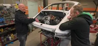 Duda kontra Szafrański. Własna wersja Porsche i podróż Fiata do lakierni