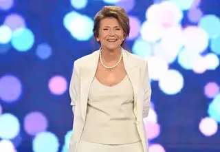 Halina Frąckowiak wspomina kolędowanie z bliskimi. "Były osoby, które zasiadały do fortepianu i grały" [TYLKO U NAS]