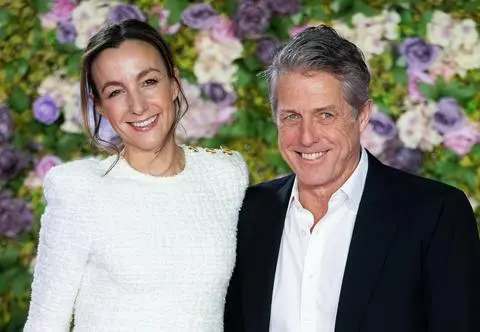 Skandal to jego drugie imię. Hugh Grant nie mógł dochować wierności jednej kobiecie