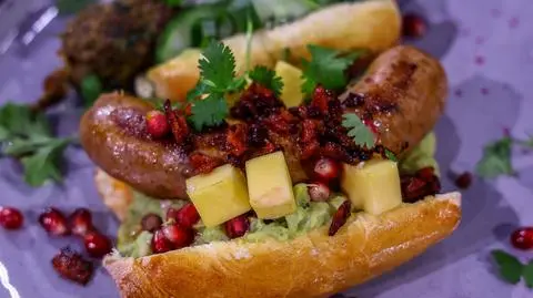 Magdalena Rozenfeld. Hot dog z mięsemi // Hot dogi z krewetkami.