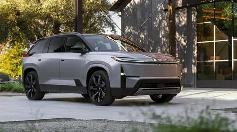 Toyota Highlander wraca. Model 2027 jest elektrykiem i ma trzy rzędy siedzeń