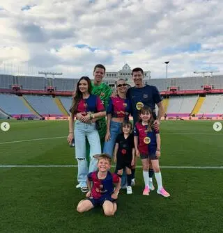 Anna Lewandowska z rodziną i przyjaciółmi