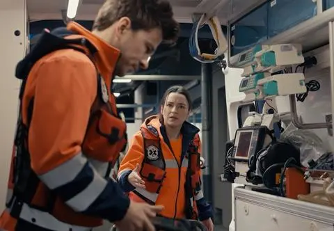 "Szpital św. Anny". Ratownicy wezwani do ojca Zyty! Stracił przytomność. Uda się go uratować? [PRZED EMISJĄ W TV]