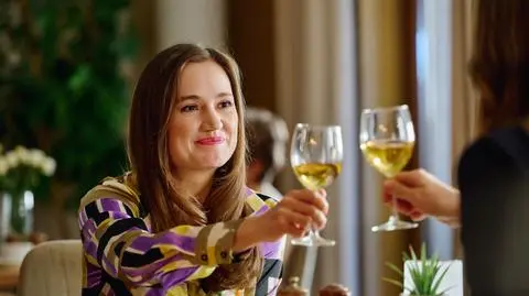 "Na Wspólnej" odc. 4147. Kalina pije wino na spotkaniu z Anetą! Czy to wystarczy, żeby ją pogrążyć? [STRESZCZENIE ODCINKA]