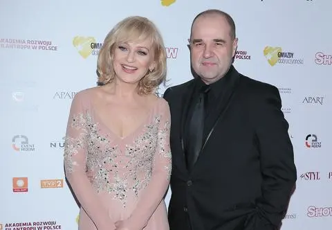 Katarzyna i Cezary Żakowie świętują 40 lat małżeństwa. Wzięli ślub w książęcym stylu