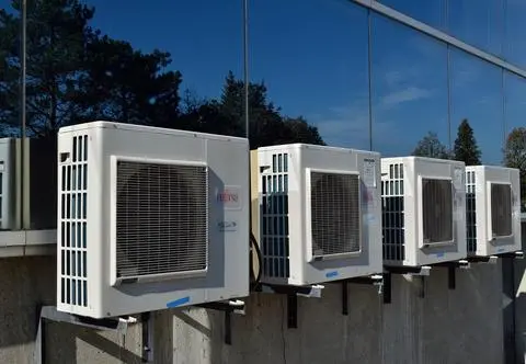 Jak dbać o klimatyzację w samochodzie?