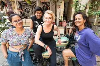 "Kobieta na krańcu świata". Martyna Wojciechowska i Geeta Tandon z rodziną