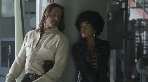 josh-holloway-and-rachel-hilson