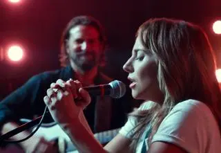 Lady Gaga i Bradley Cooper w poruszającym duecie – zobacz "Narodziny gwiazdy" już w sobotę na TVN