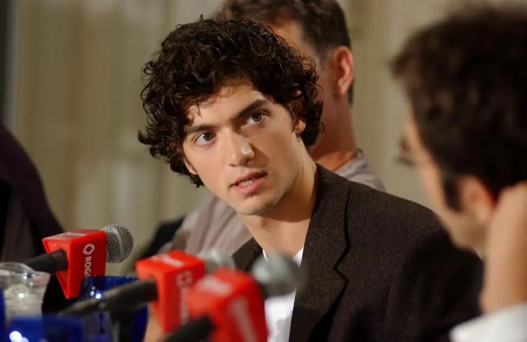 David Alpay, który gra Jade'a, w 2002 roku