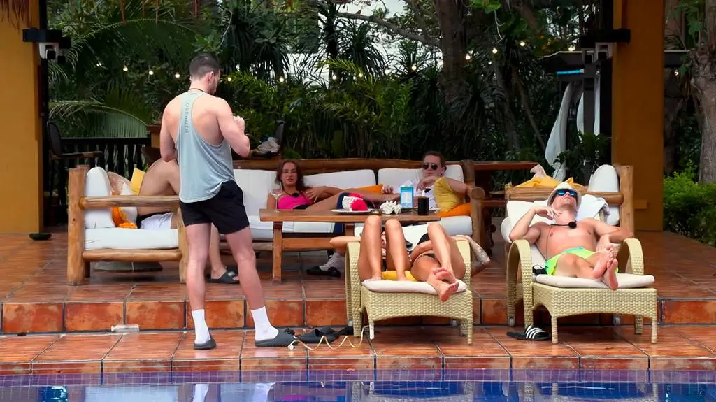 TVN7_PRORES_HOTEL_PARADISE_S10_ODC_14_POP1