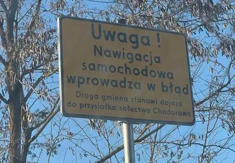 Uwaga! Nawigacja wprowadza w błąd – tablice ostrzegawcze na polskich drogach