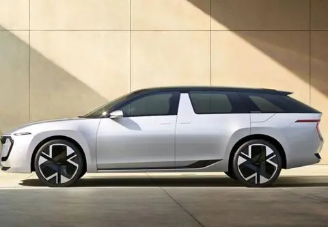 Skoda Vision O zapowiada nową Octavię. Elektryczne kombi z wielkim ekranem i sprytnym bagażnikiem 