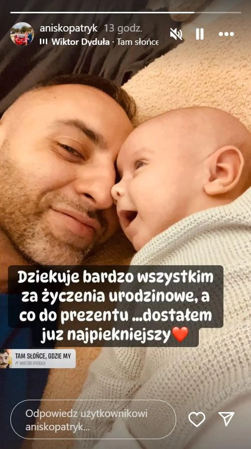 Patryk Aniśko z dzieckiem