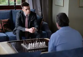 "Na Wspólnej". Darek Żbik odnalazł ojca, żeby go zniszczyć? Tego, co wydarzyło się później, nikt się nie spodziewał