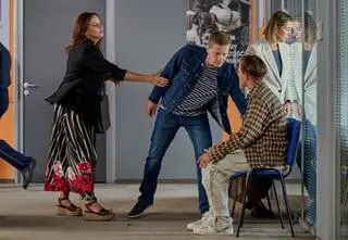 "Na Wspólnej" odc. 3937: Sprawa gwałtu, morderstwa i utrata pracy?!