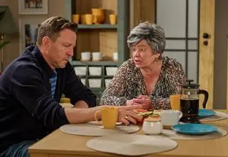 Kto gra matkę Wojtka z "Na Wspólnej"? Kim był jego ojciec? Zobacz archiwalne zdjęcia!