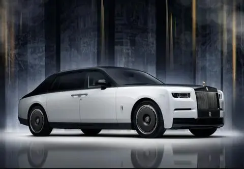 Rolls-Royce Phantom ma 100 lat. Powstała limitowana edycja, nad którą pracowano 40 tys. godzin