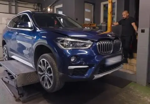 Jeździć, obserwować - BMW X1, Lexus LBX i Touareg V8 TDI