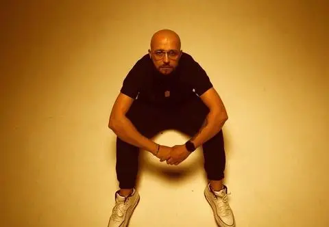 Robert z "ŚOPW" nagrał piosenkę dla córki. Obejrzyj przedpremierowo fragment teledysku [TYLKO U NAS]