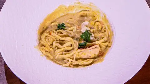 Miłosz Wojtas: Azjatycka zupa z wywaru z homara z mleczkiem kokosowym, limonką, chilli i makaronem ryżowym