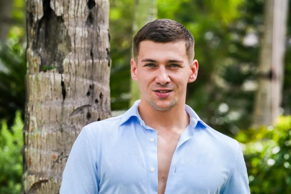 "Hotel Paradise 10". Kamil Kłak