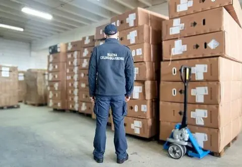 Nielegalny handel elektrycznymi rowerami i hulajnogami. Straty dla budżetu: co najmniej 168 mln zł
