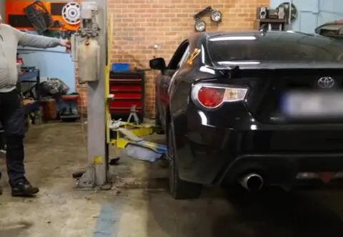 Wojny samochodowe. BMW Z4 kontra Toyota GT 86