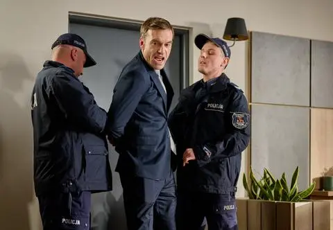 "Na Wspólnej" PRZED EMISJĄ odcinka 3852 w TV: Amelia bezlitosna dla ojca! Wsadzi Czerskiego do więzienia?!