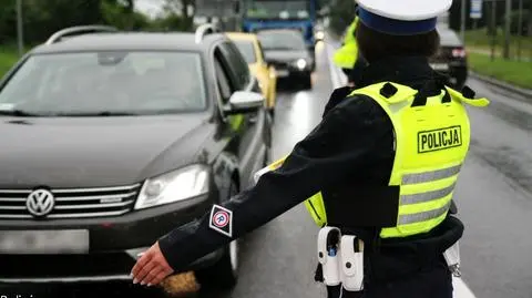 Policja kontroluje kierowców