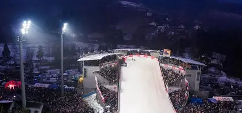 Skoki narciarskie Wisła 2025. Sprawdź, gdzie i o której oglądać. Terminarz transmisji