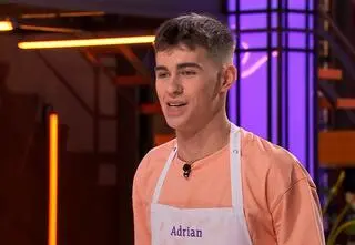Adrian podpadł produkcji "MasterChef Nastolatki"? "Nasz pion piorący cię nie lubi"!
