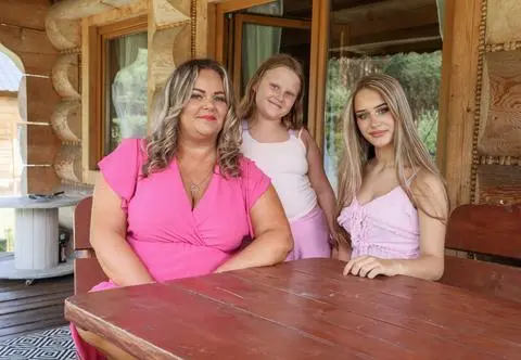 "Życie na kredycie 7". Ile kosztuje komunia w Polsce? Emilia podliczyła wydatki [PRZED EMISJĄ W TV]